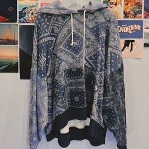 American Eagle Oversized Hoodie Bandana Print Women’s Size Large